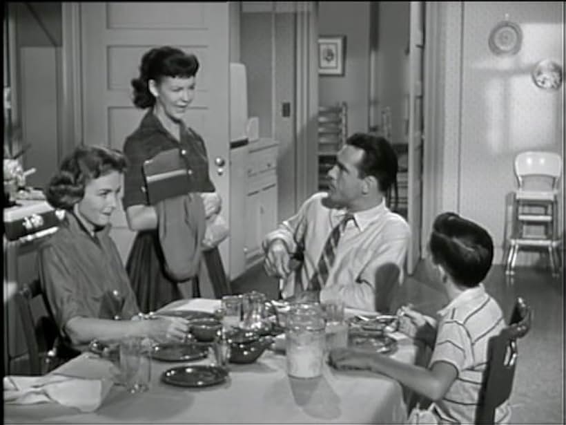 Shelley Fabares, Donna Reed, Carl Betz, and Paul Petersen in The Donna Reed Show (1958)