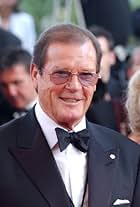 Roger Moore at an event for Kẻ Cắp Gặp Bà Già (2004)