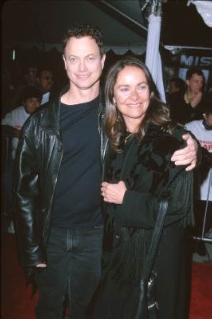 Gary Sinise and Moira Sinise at an event for Du Hành Đến Sao Hỏa (2000)