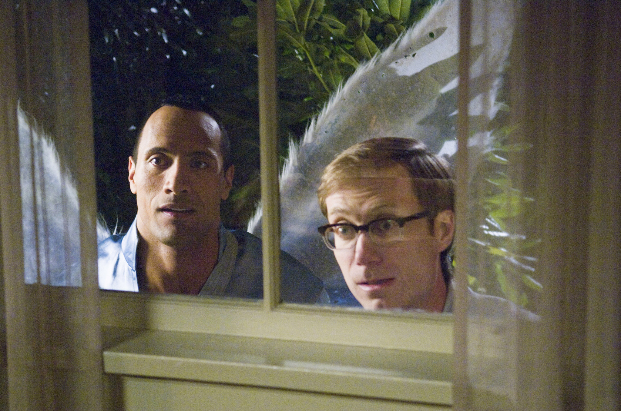 Dwayne Johnson and Stephen Merchant in Chàng Tiên Răng (2010)