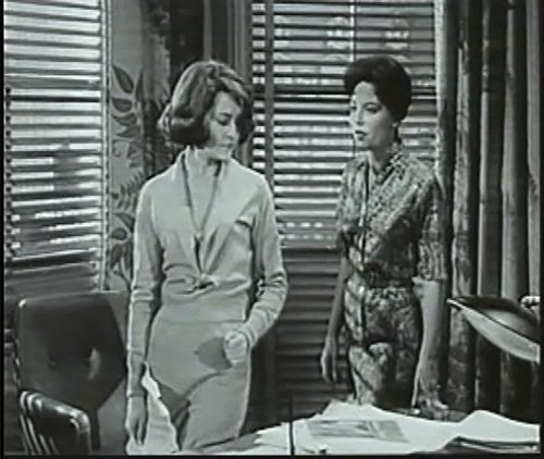 Linda Lawson and Joanne Linville in One Step Beyond (1959)