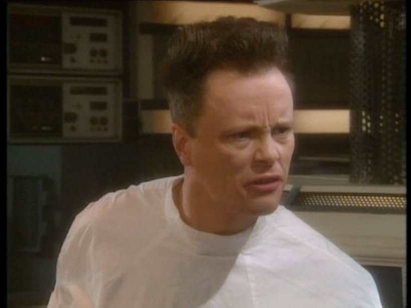 Robert Llewellyn in Red Dwarf (1988)