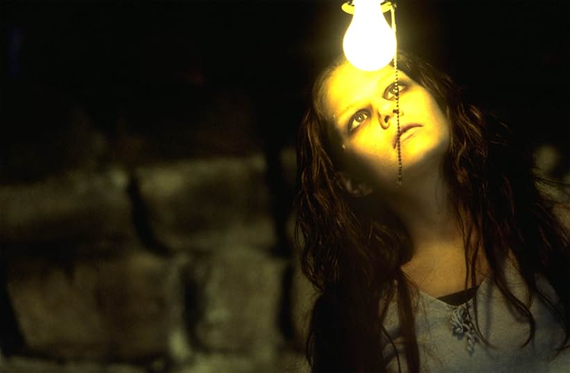 Jennifer Morrison in Stir of Echoes (1999)