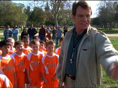 Bryan Cranston, Erik Per Sullivan, Bret Loehr, and Toby Linz in Malcolm Lém Lỉnh (2000)