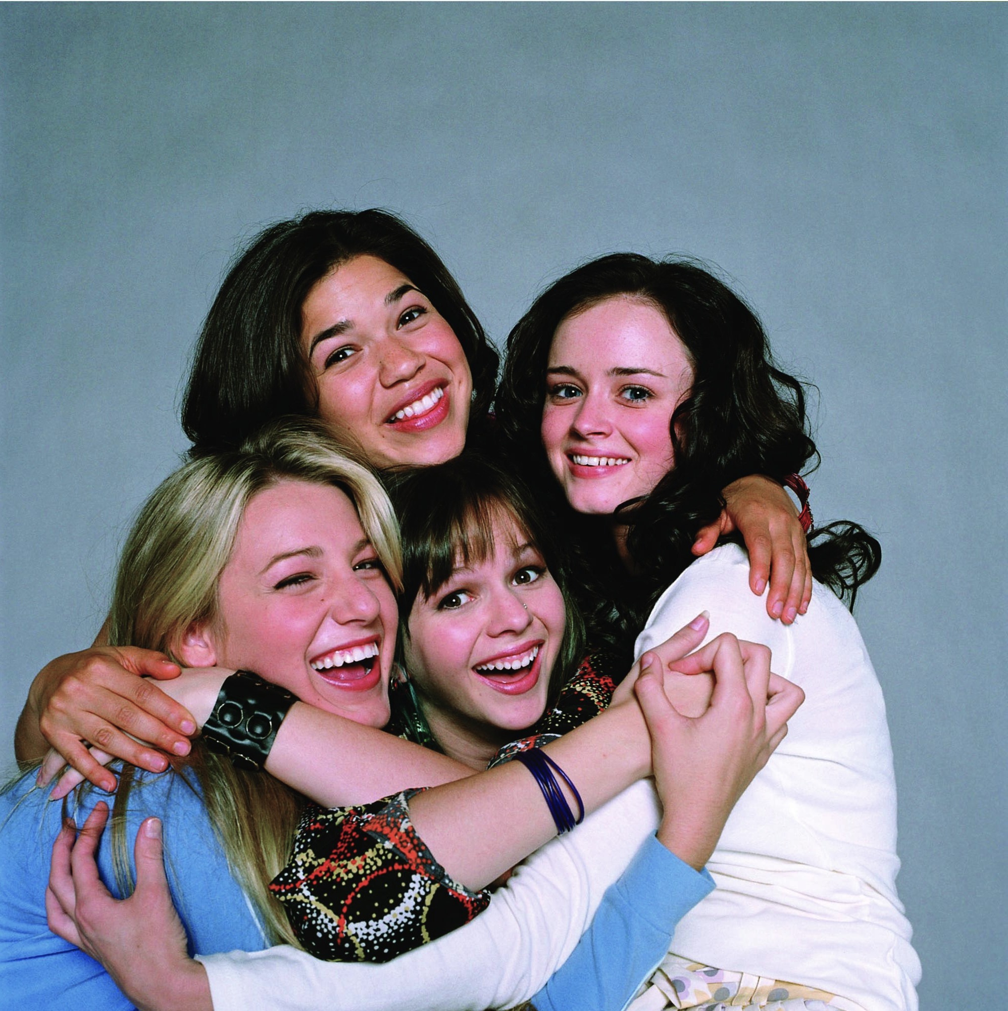 Alexis Bledel, Blake Lively, Amber Tamblyn, and America Ferrera in Tình Chị Em (2005)