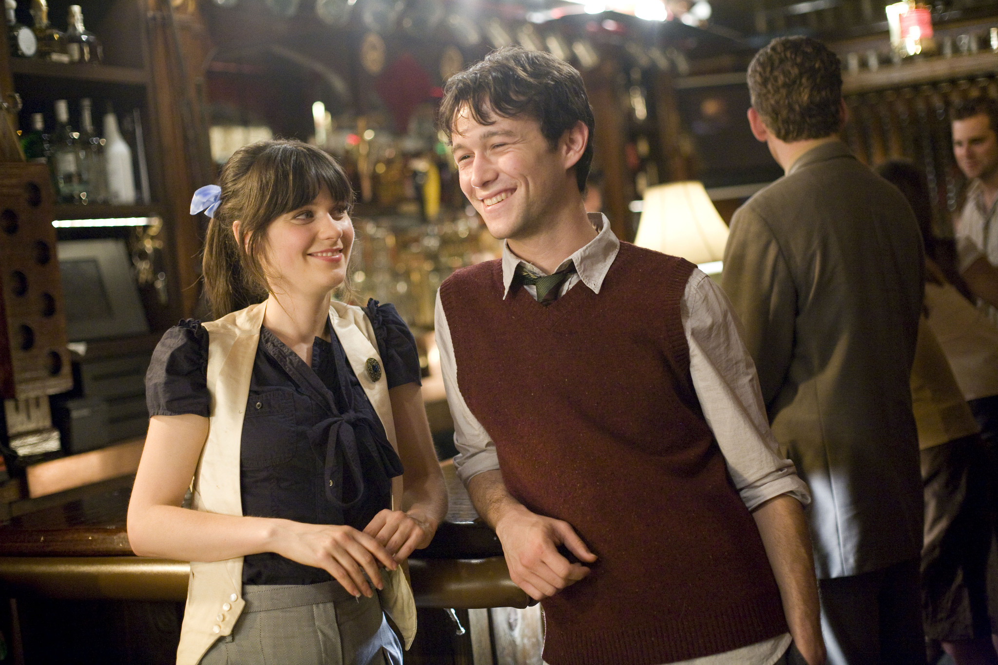 Zooey Deschanel and Joseph Gordon-Levitt in 500 Ngày Yêu (2009)