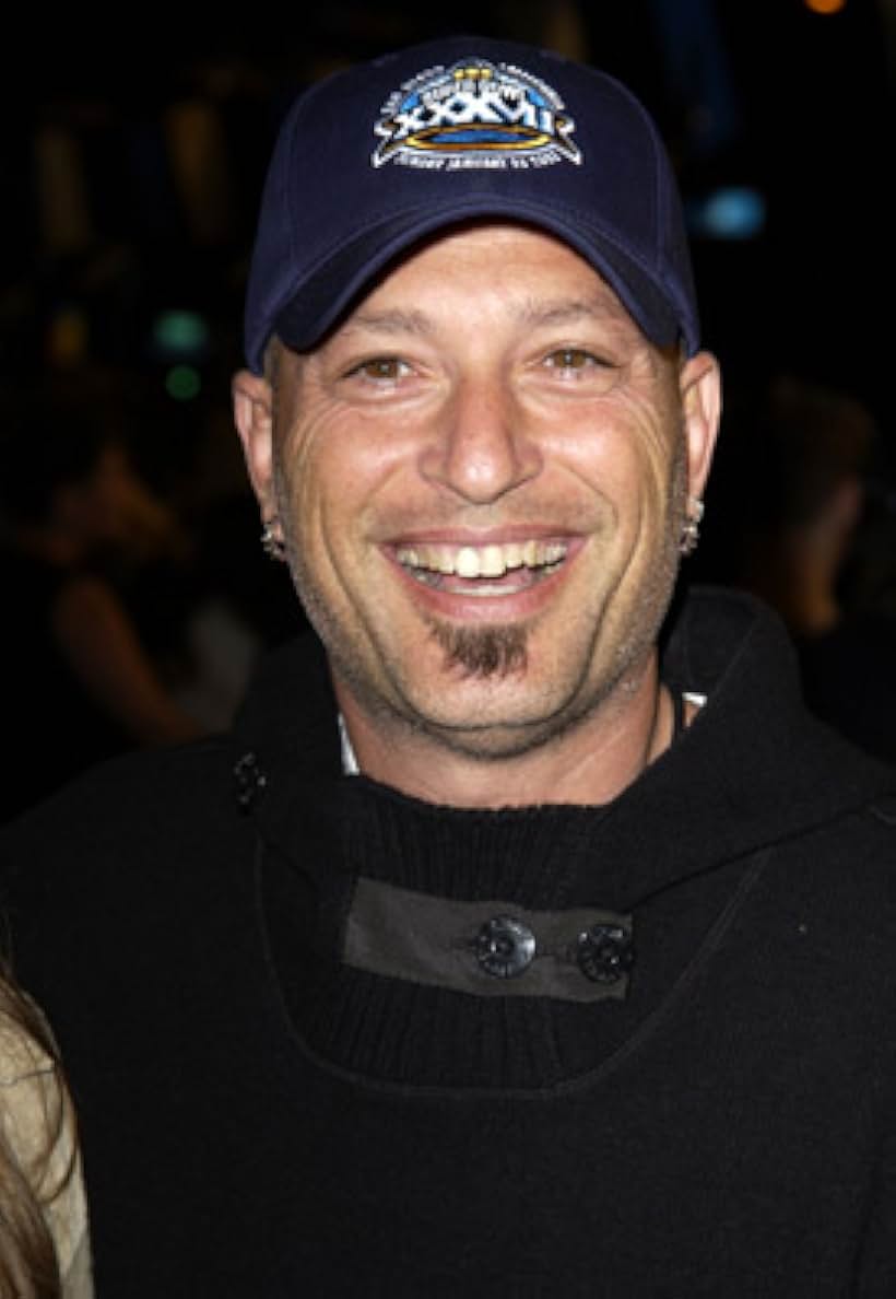 Howie Mandel at an event for Yêu Em Không Quá 10 Ngày (2003)