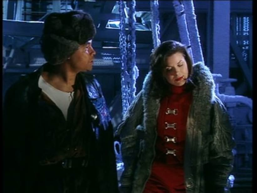 Chloë Annett and Craig Charles in Red Dwarf (1988)