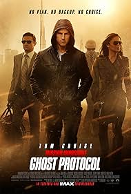 Tom Cruise, Simon Pegg, Jeremy Renner, and Paula Patton in Nhiệm Vụ Bất Khả Thi: Chiến Dịch Bóng Ma (2011)