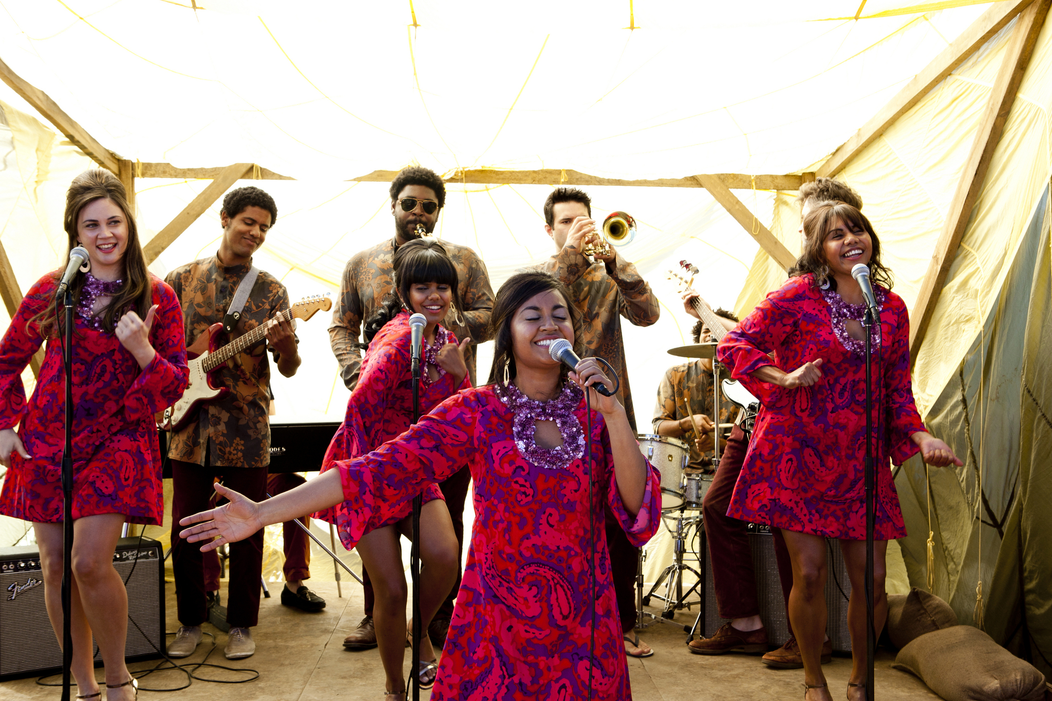 Deborah Mailman, Jessica Mauboy, Miranda Tapsell, and Shari Sebbens in Những Viên Ngọc Bích (2012)