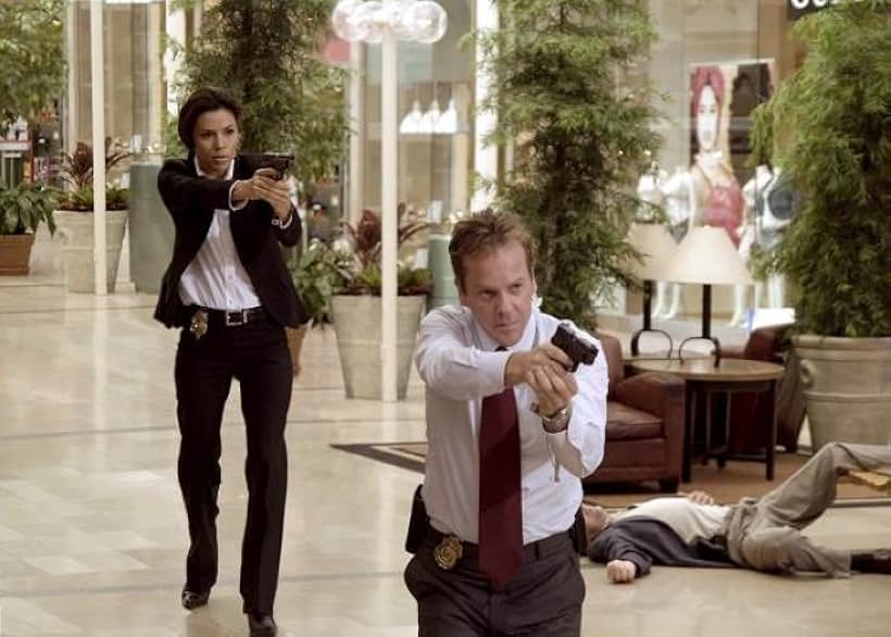 Kiefer Sutherland and Eva Longoria in Cuộc Chiến Với Kẻ Phản Bội (2006)