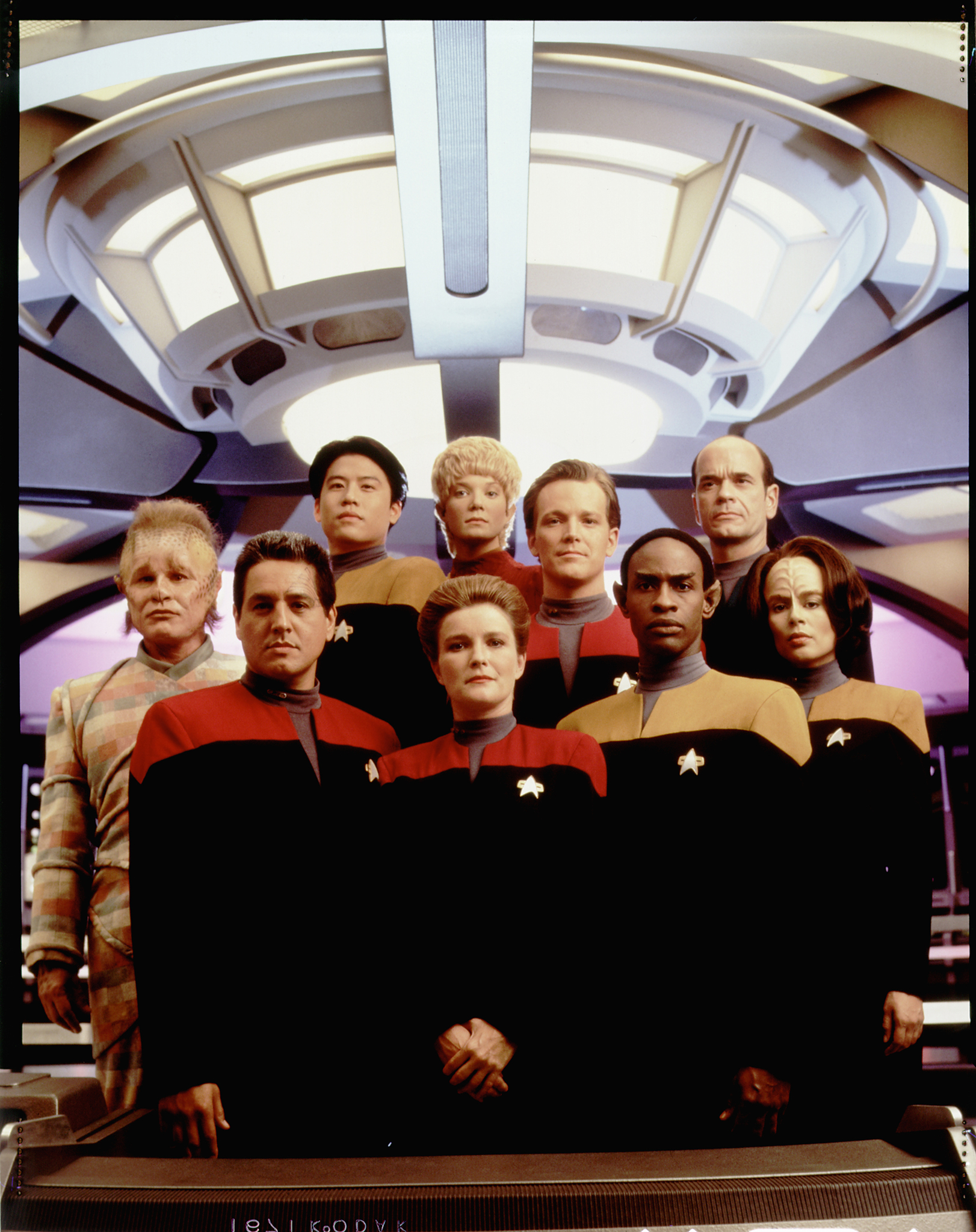 Robert Beltran, Jennifer Lien, Robert Duncan McNeill, Kate Mulgrew, Robert Picardo, Roxann Dawson, Ethan Phillips, Tim Russ, and Garrett Wang in Star Trek: Voyager (1995)