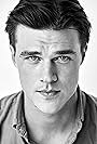 Finn Wittrock