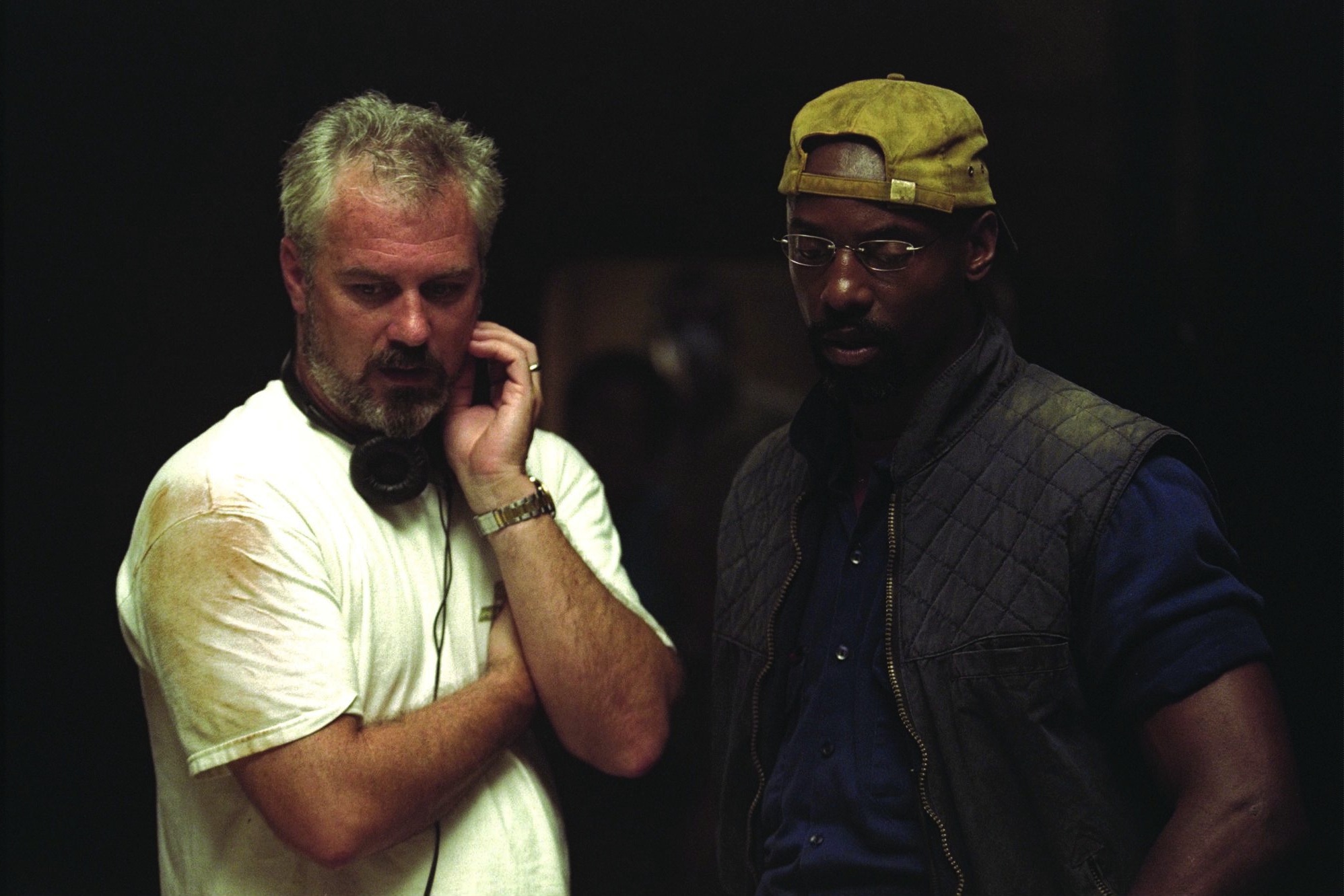 Steve Beck and Isaiah Washington in Con Tàu Ma (2002)