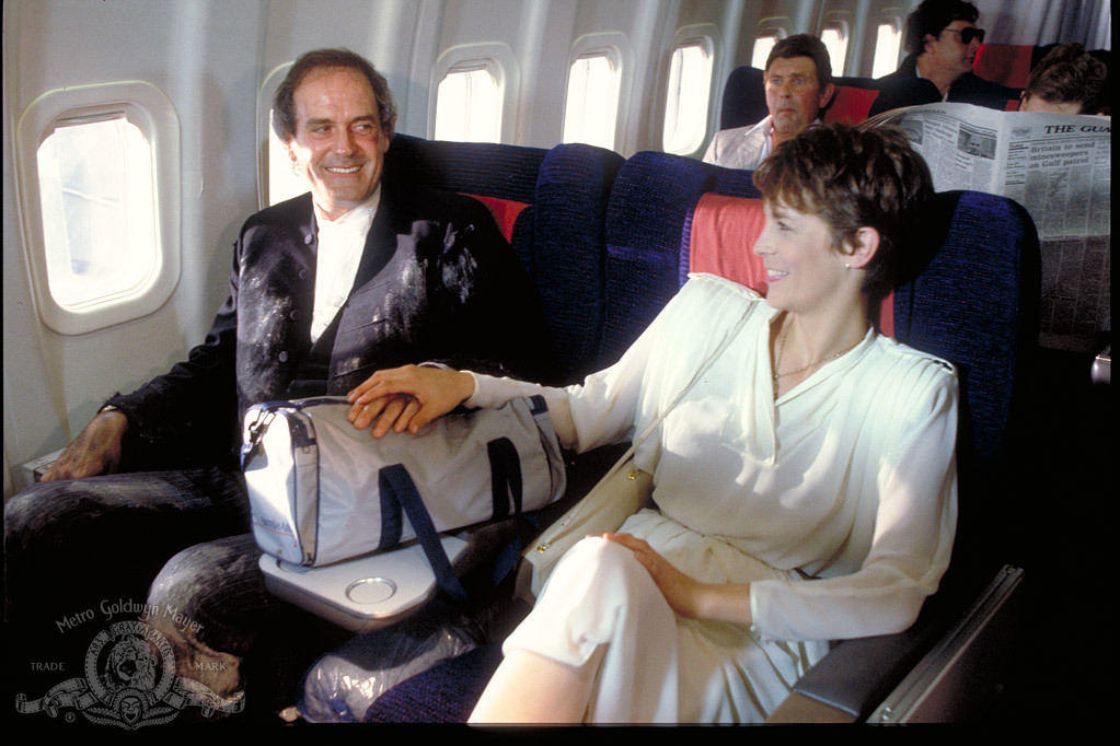 John Cleese and Jamie Lee Curtis in Nàng Chạch Wanda (1988)