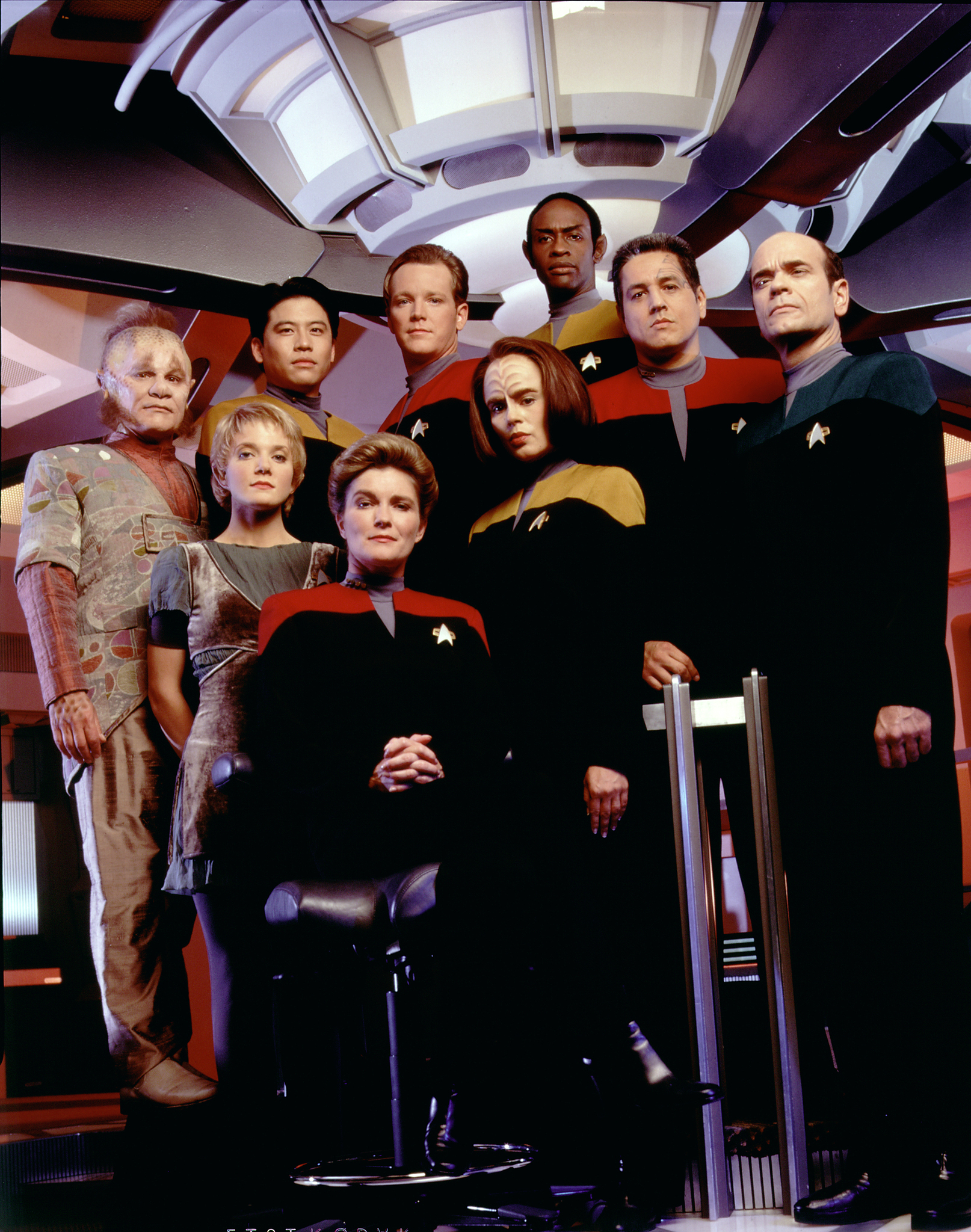 Robert Beltran, Jennifer Lien, Robert Duncan McNeill, Kate Mulgrew, Robert Picardo, Roxann Dawson, Ethan Phillips, Tim Russ, and Garrett Wang in Star Trek: Voyager (1995)