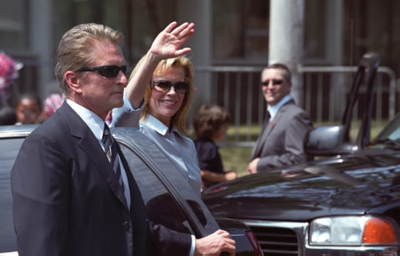 Kim Basinger and Michael Douglas in Cuộc Chiến Với Kẻ Phản Bội (2006)