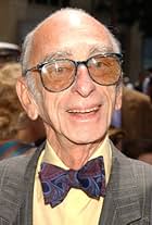 David Kelly at an event for Charlie Và Nhà Máy Sô-cô-la (2005)