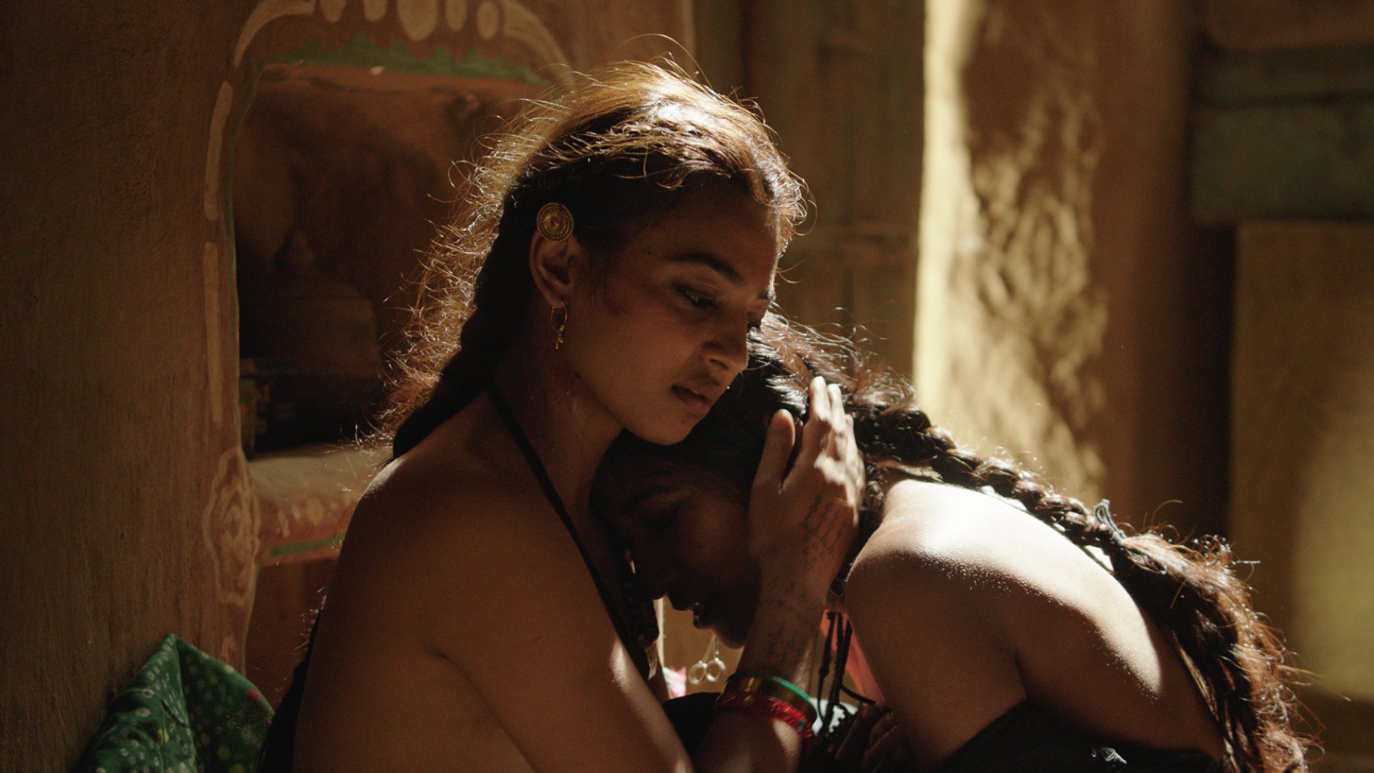 Tannishtha Chatterjee and Radhika Apte in Parched (2015)