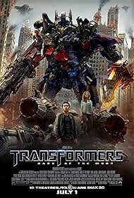 Peter Cullen, Shia LaBeouf, and Rosie Huntington-Whiteley in Transformers: Vùng Tối Của Mặt Trăng (2011)