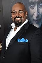 James Monroe Iglehart at an event for Khu Rừng Cổ Tích (2014)