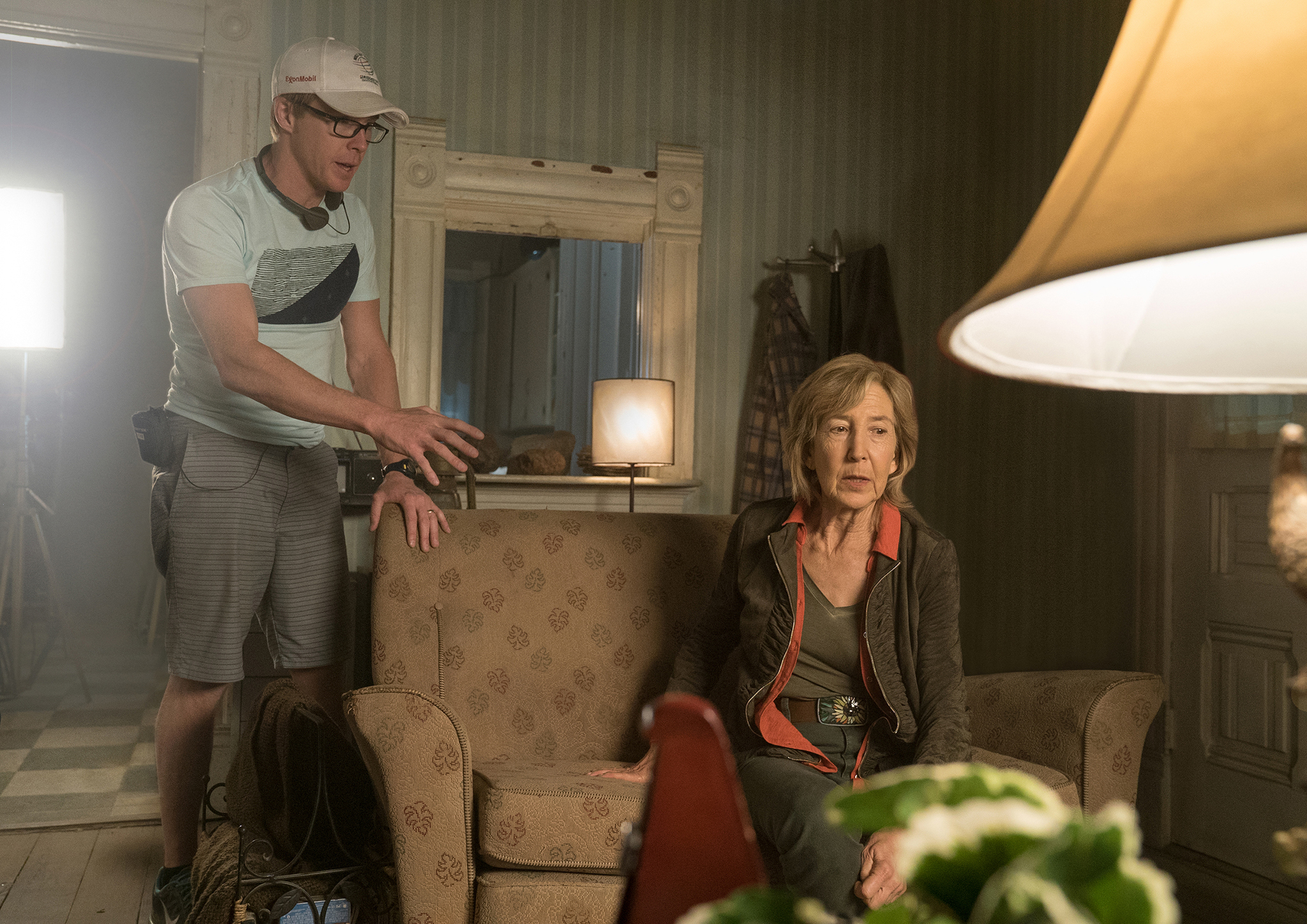 Lin Shaye and Adam Robitel in Quỷ Quyệt: Chìa Khóa Quỷ Dữ (2018)