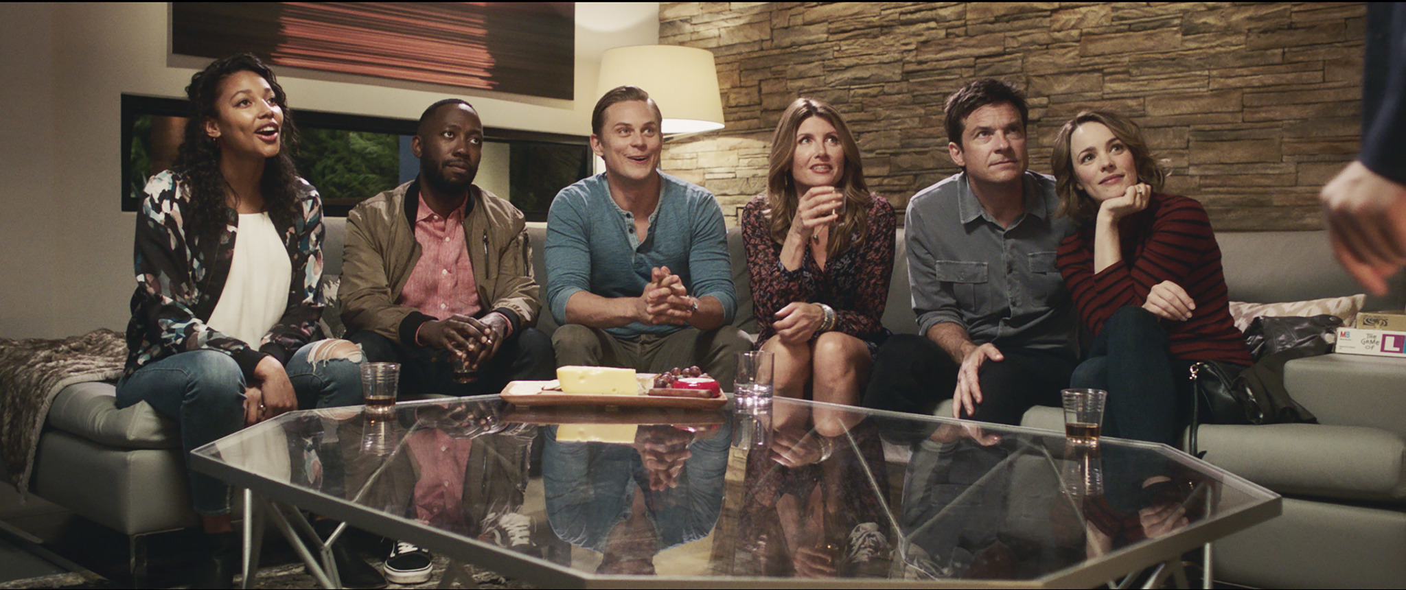 Jason Bateman, Rachel McAdams, Sharon Horgan, Lamorne Morris, Billy Magnussen, and Kylie Bunbury in Đêm Chơi Nhớ Đời (2018)