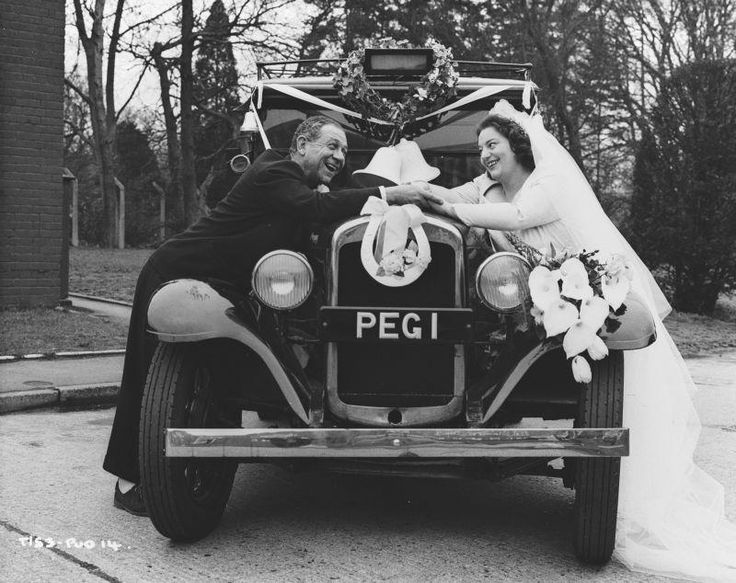 Hattie Jacques and Sidney James in Carry on Cabby (1963)