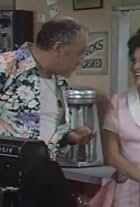 Linda Lavin and Vic Tayback in Alice (1976)