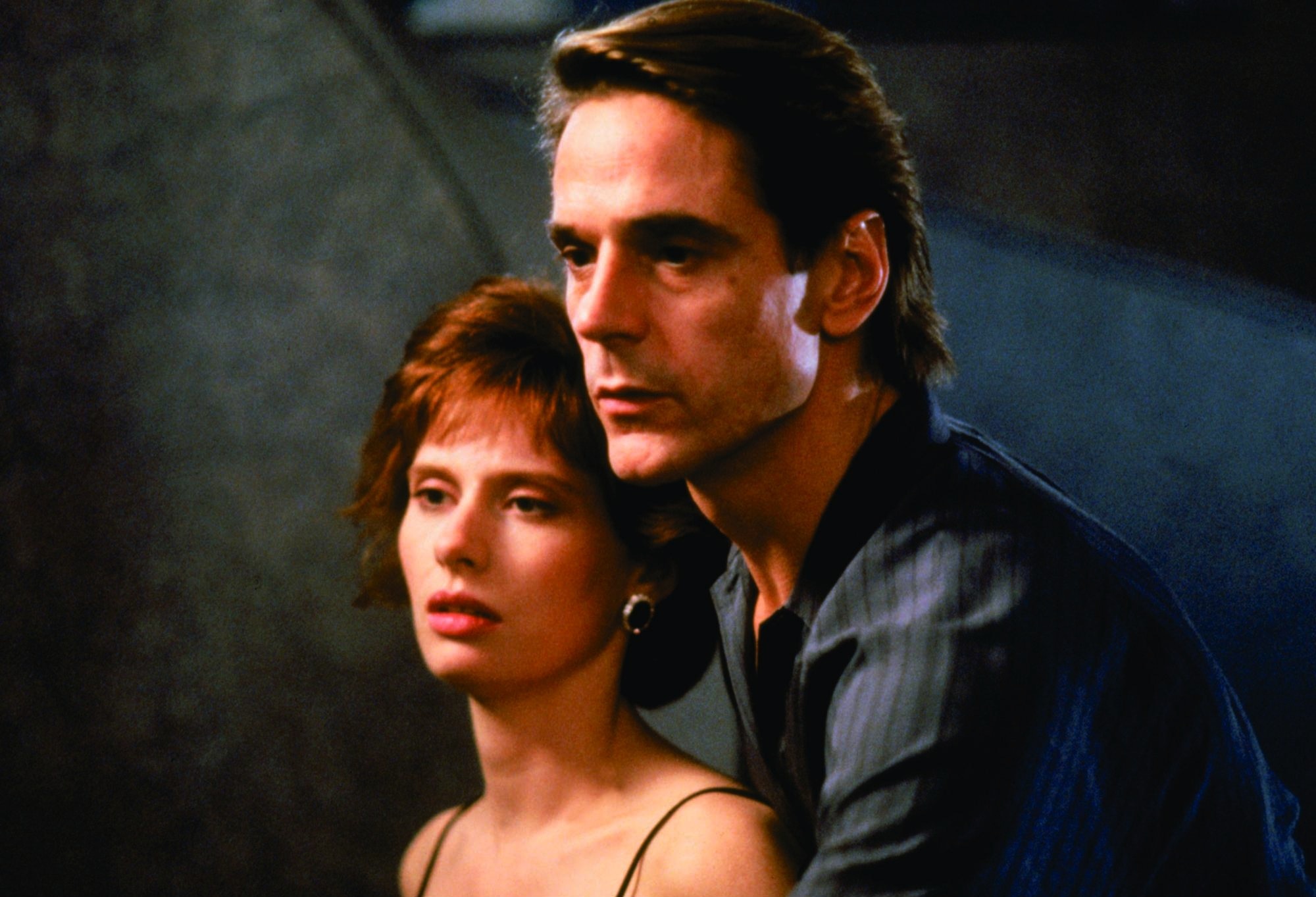 Jeremy Irons and Heidi von Palleske in Hồi Chuông Chết (1988)