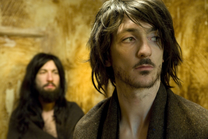 Liam McMahon and Brian Milligan in Tù Khổ Sai (2008)