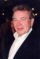 Albert Finney at an event for Nghị Lực Sống (2000)