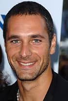 Raoul Bova at an event for Anh Em Nhà Grimm (2005)