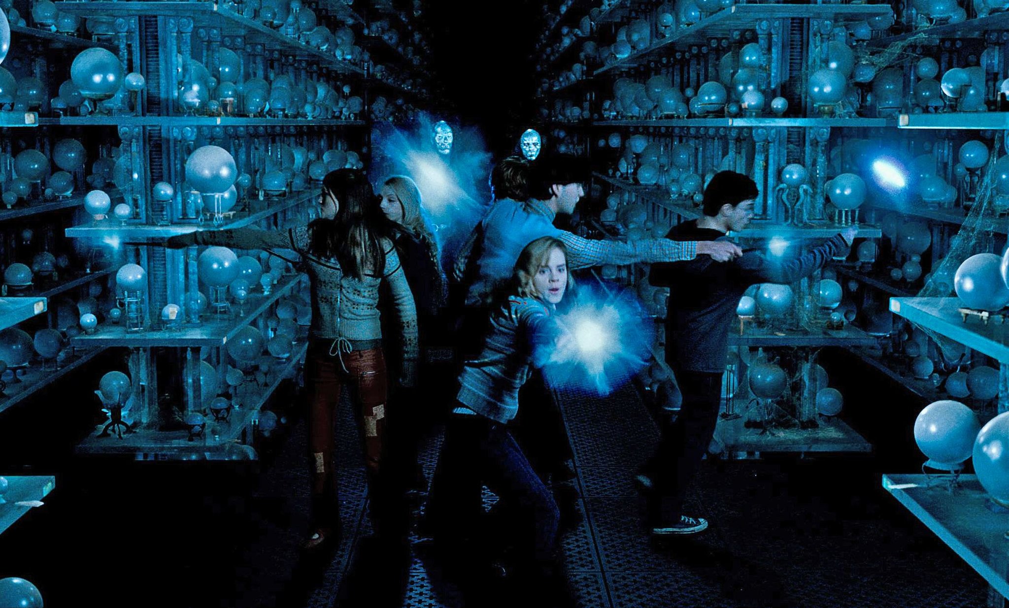 Rupert Grint, Matthew Lewis, Daniel Radcliffe, Emma Watson, Bonnie Wright, and Evanna Lynch in Harry Potter và Hội Phượng Hoàng (2007)