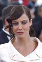 Anna Mouglalis at an event for Kẻ Cắp Gặp Bà Già (2004)