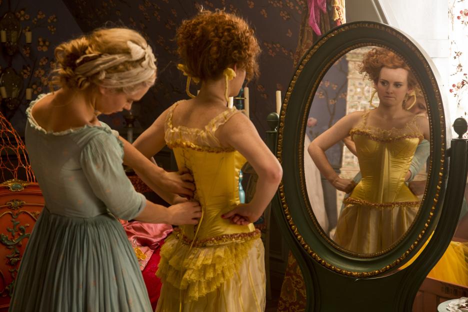 Sophie McShera and Lily James in Lọ Lem (2015)