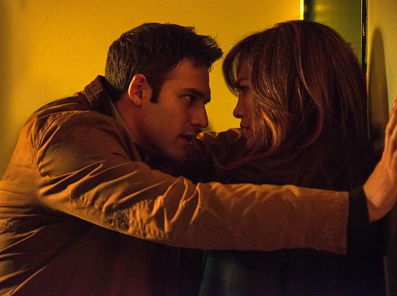 Jennifer Lopez and Ryan Guzman in Anh Chàng Hàng Xóm (2015)