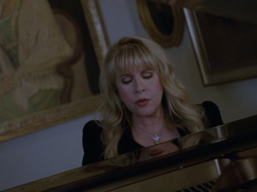 Stevie Nicks in Truyện Kinh Dị Mỹ (2011)