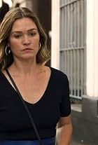 Julia Stiles in Oeil pour oeil / An Eye for an Eye (2020)