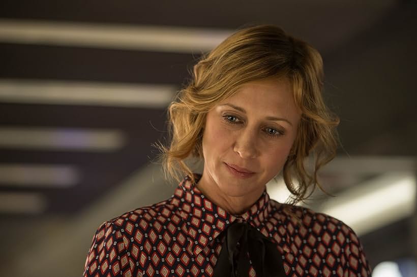 Vera Farmiga in Hành Khách Bí Ẩn (2018)