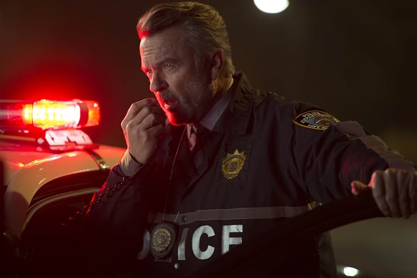 Sam Neill in Hành Khách Bí Ẩn (2018)