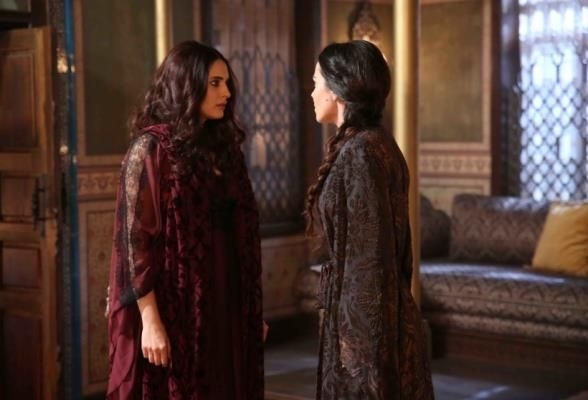 Tülin Özen and Aslihan Gürbüz in Muhtesem Yüzyil: Kösem (2015)