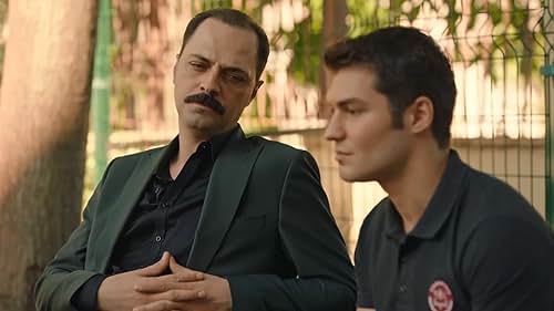 Ertan Saban and Özgü Delikanli in Gelsin Hayat Bildigi Gibi (2022)