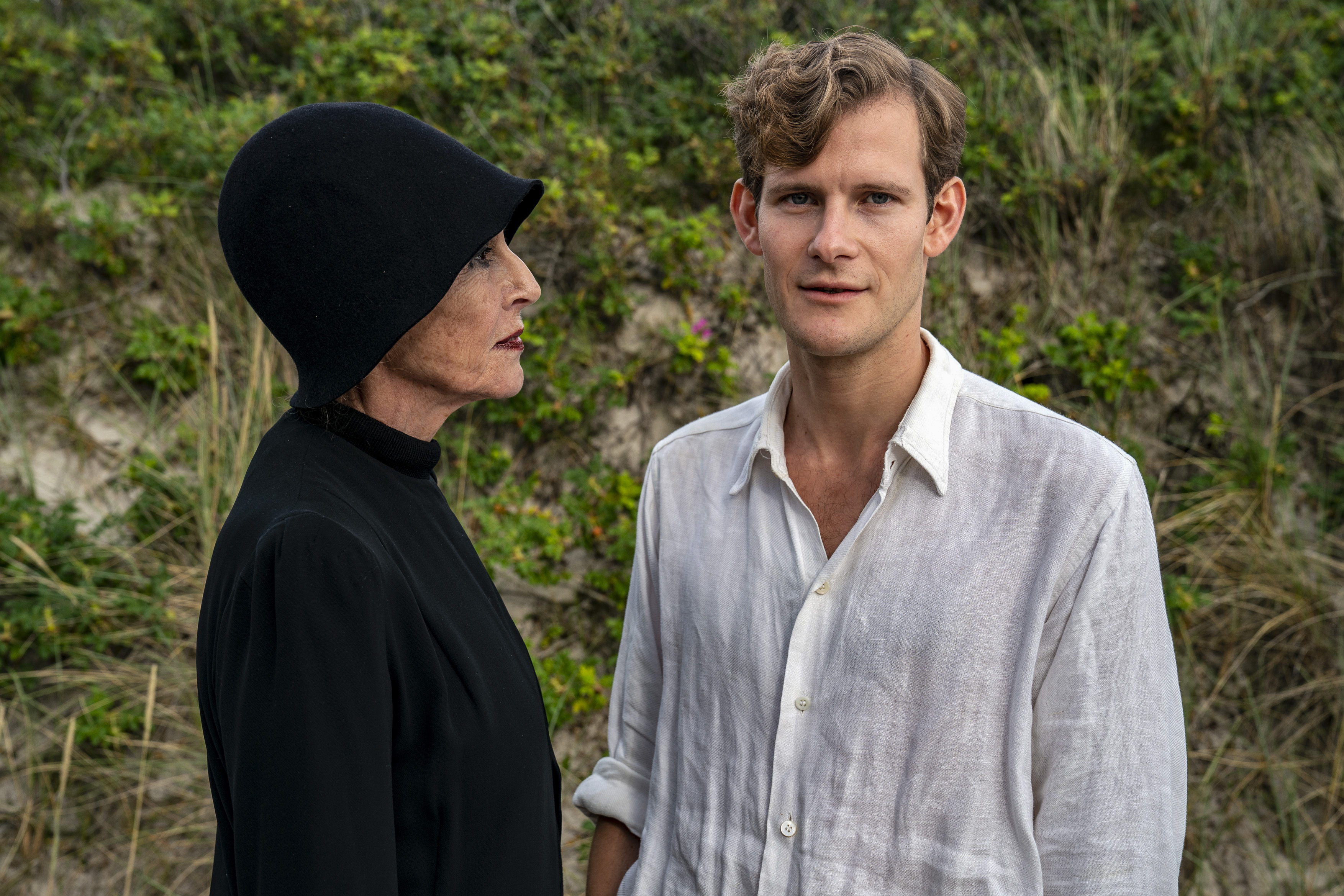 Birthe Neumann and Simon Bennebjerg in Pagten (2021)