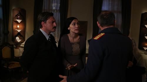 Halit Ergenç, Bergüzar Korel, and Onur Saylak in Vatanim Sensin (2016)