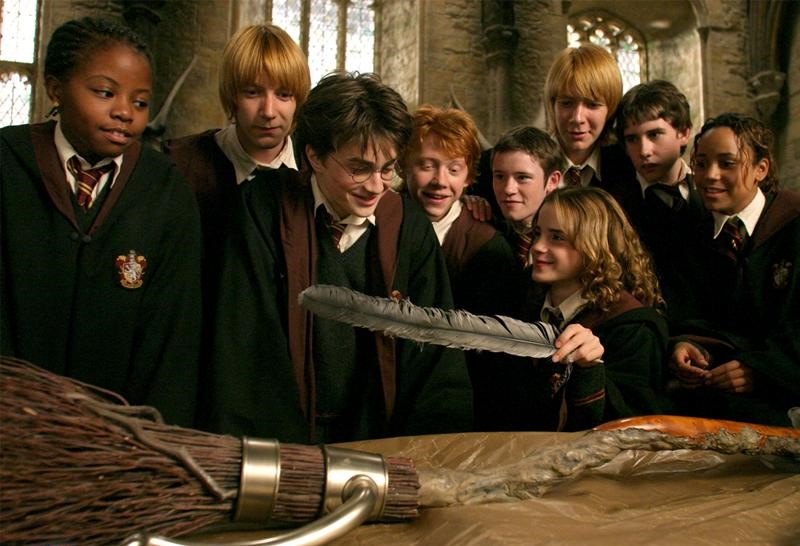 Rupert Grint, Matthew Lewis, Devon Murray, Daniel Radcliffe, Emma Watson, James Phelps, Oliver Phelps, Jennifer Smith, and Kandice Morris in Harry Potter và Tên Tù Nhân Ngục Azkaban (2004)