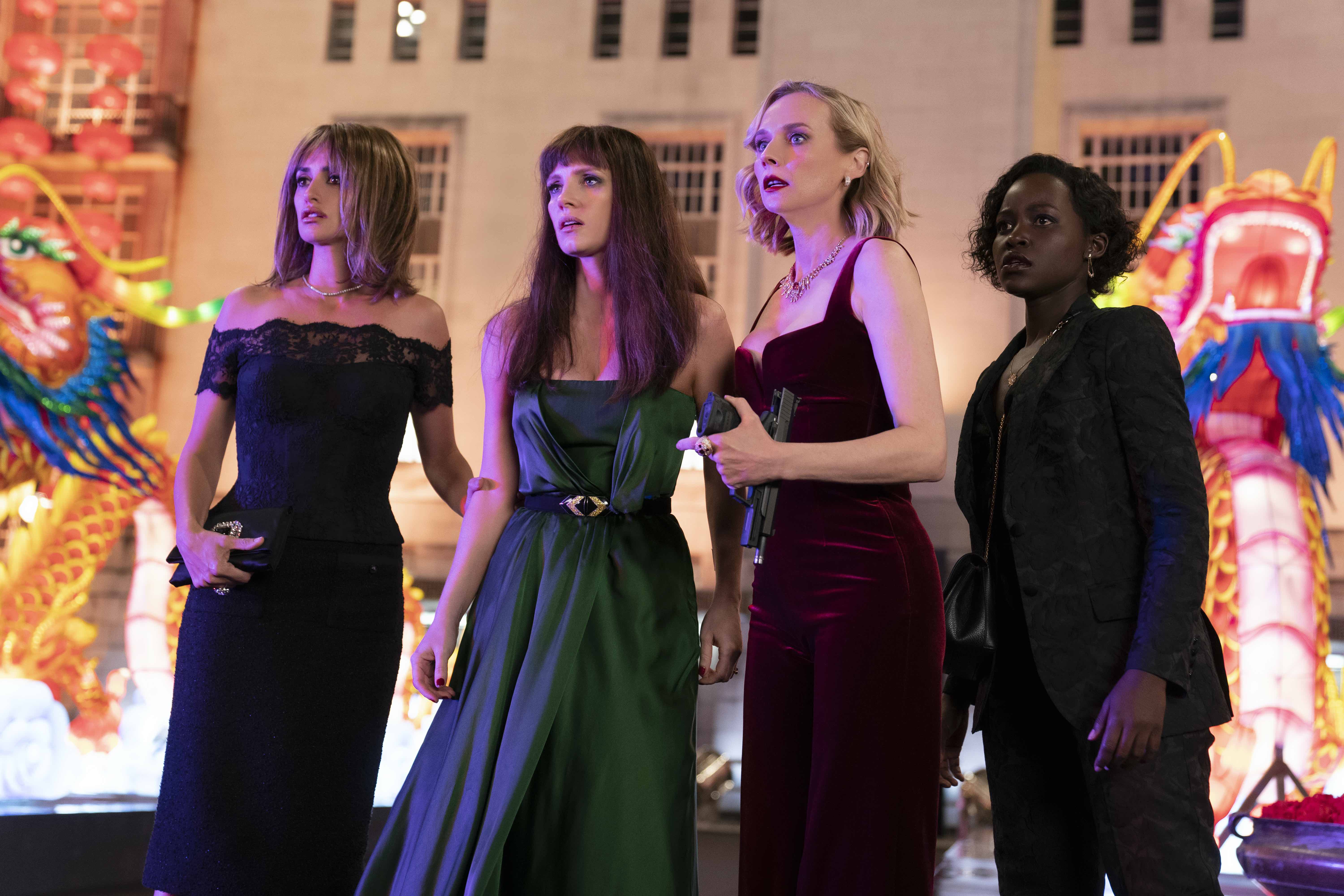 Penélope Cruz, Diane Kruger, Jessica Chastain, and Lupita Nyong'o in Đặc Vụ 355 (2022)