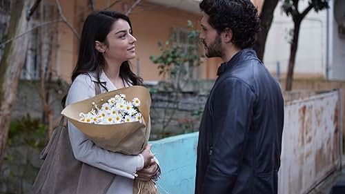 Ayça Aysin Turan and Alperen Duymaz in Zemheri (2020)