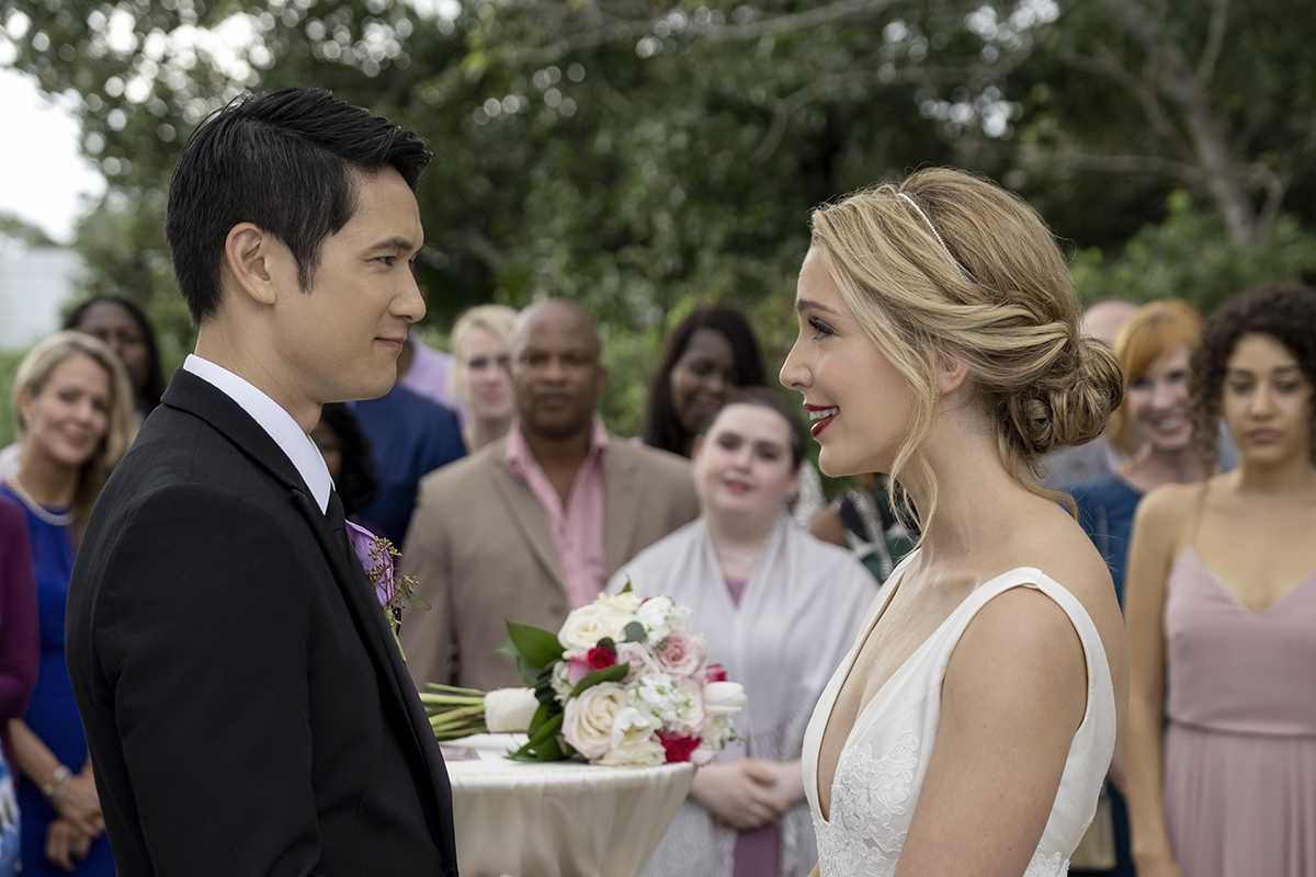 Harry Shum Jr. and Jessica Rothe in Suốt Cuộc Đời (2020)