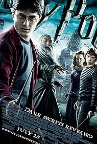 Michael Gambon, Rupert Grint, Daniel Radcliffe, and Emma Watson in Harry Potter và Hoàng Tử Lai (2009)